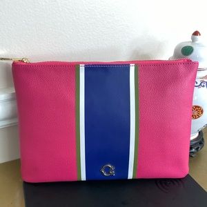 C. Wonder Stunning Fuchsia Clutch Purse